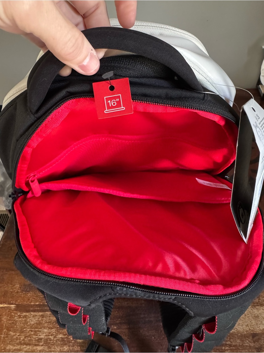 Under Armour No Weigh Backpack - Picture 9 of 9
